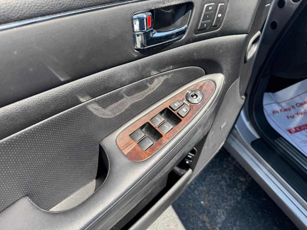 2011 Hyundai Genesis 3.8L V6 photo