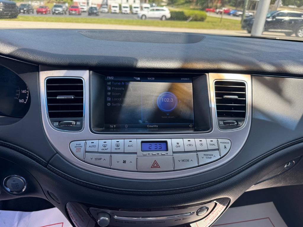 2011 Hyundai Genesis 3.8L V6 photo