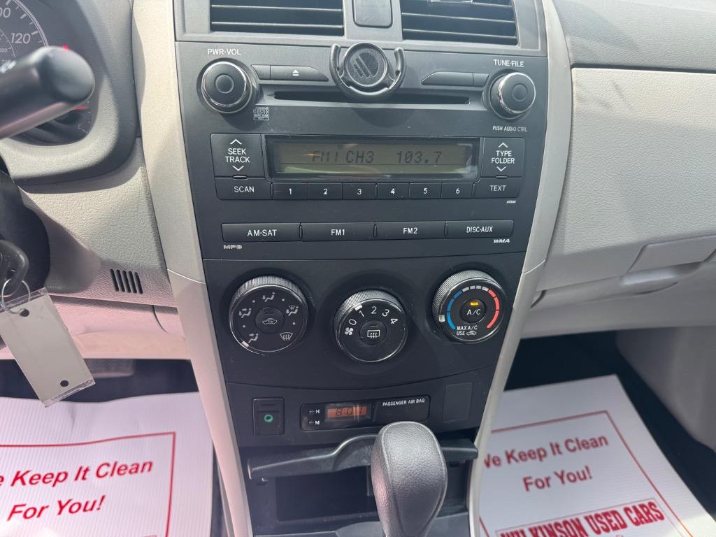 2010 Toyota Corolla photo