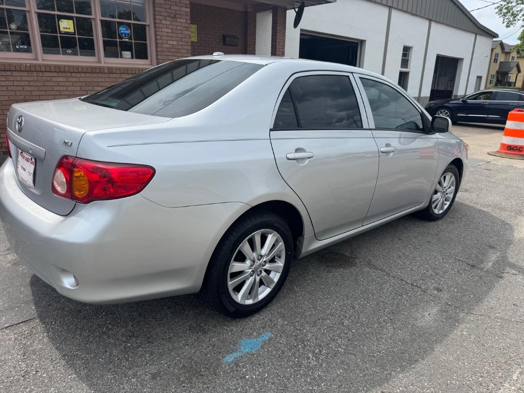 2010 Toyota Corolla photo