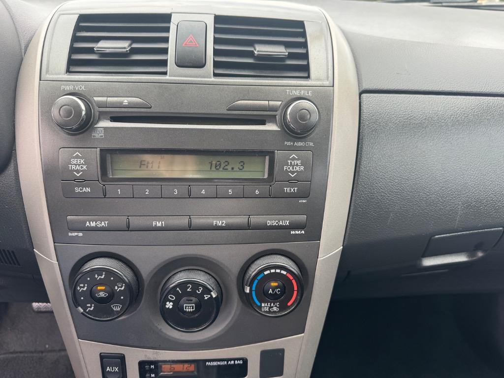 2010 Toyota Corolla photo