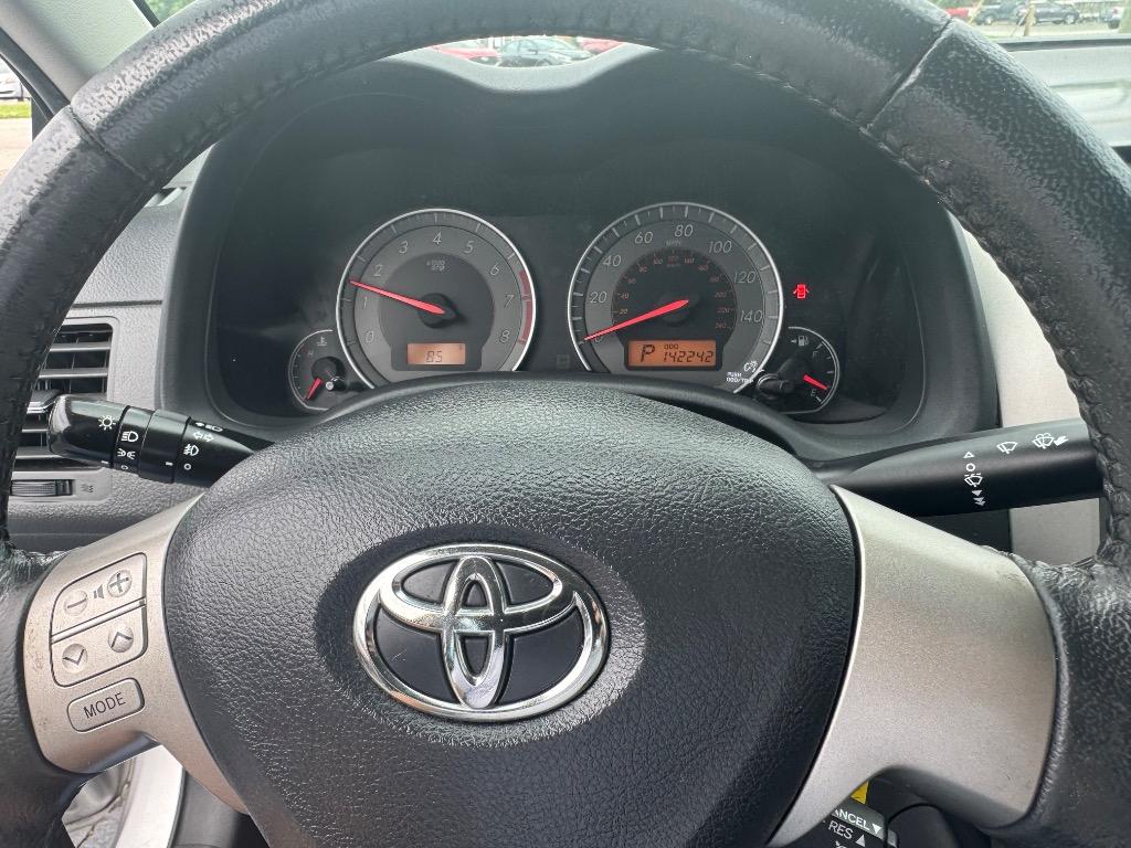2010 Toyota Corolla photo