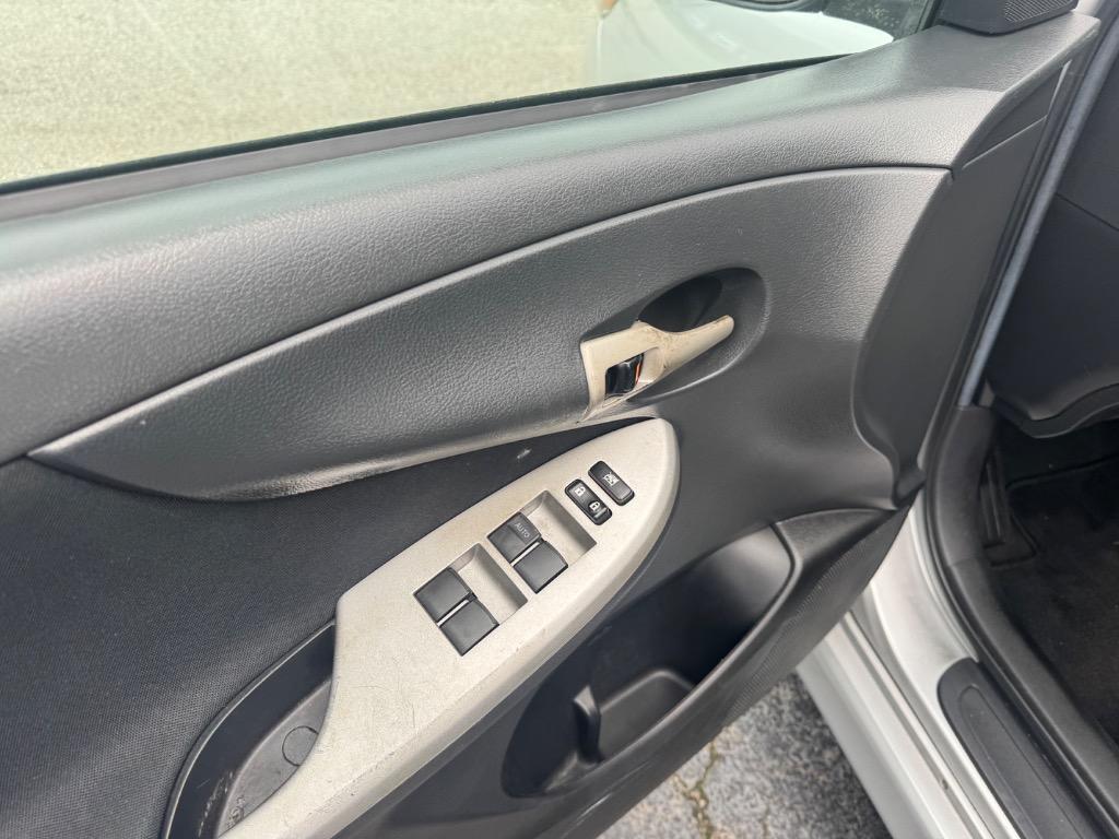 2010 Toyota Corolla photo