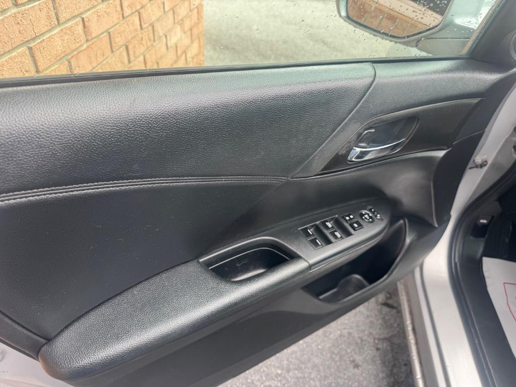 2014 Honda Accord - $11,995