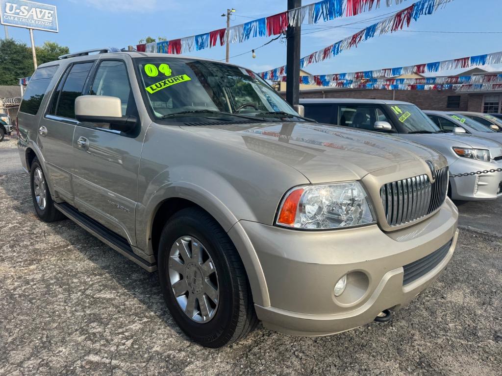 2004 Lincoln Navigator - $9,995