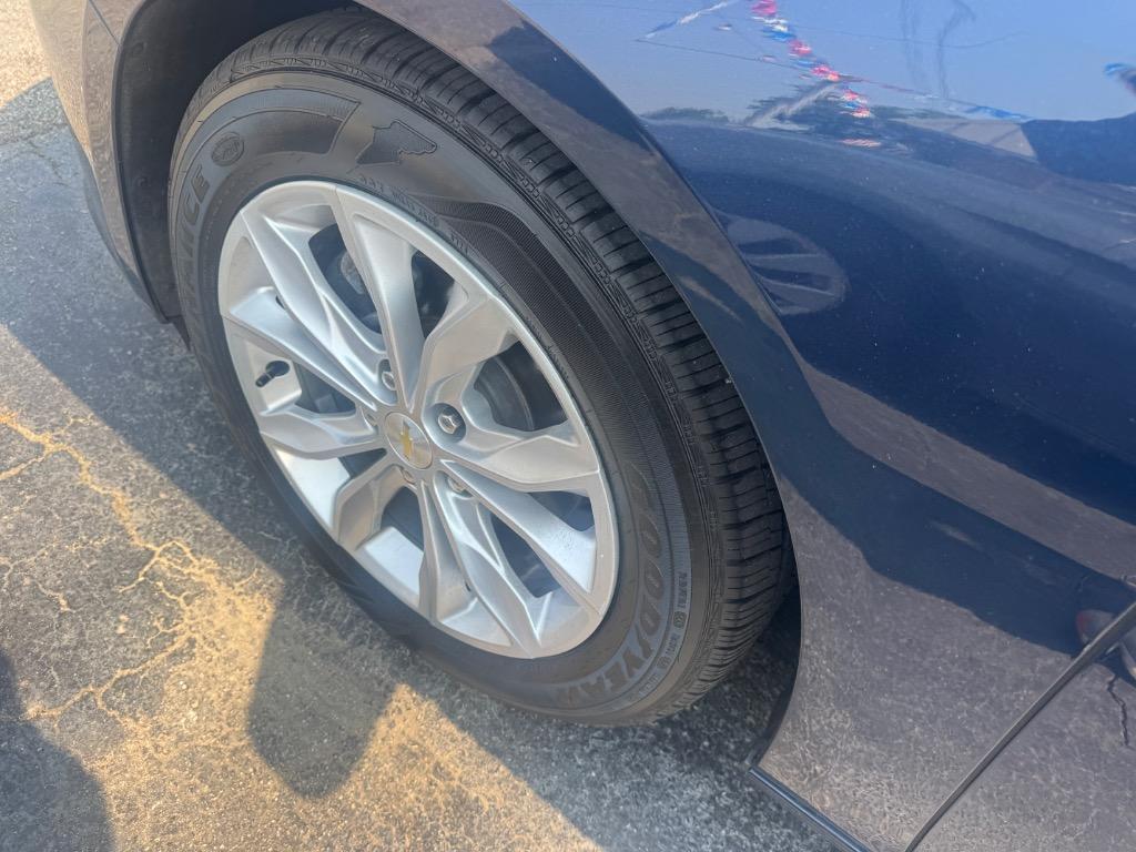 2021 Chevrolet Malibu - $13,995