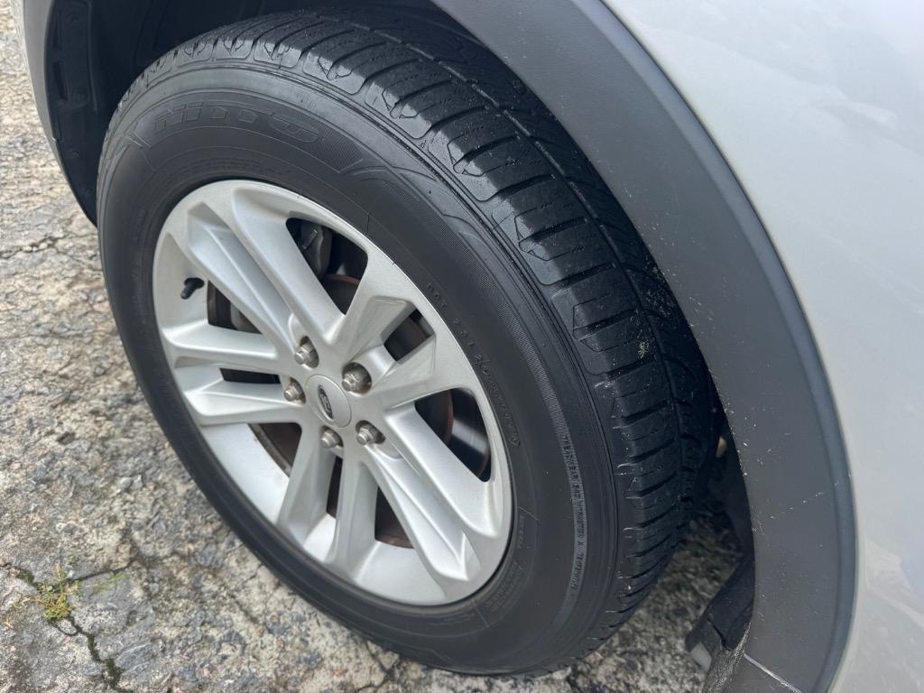 2017 Ford Explorer - $15,094