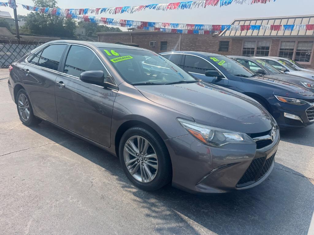 2016 Toyota Camry - $13,995