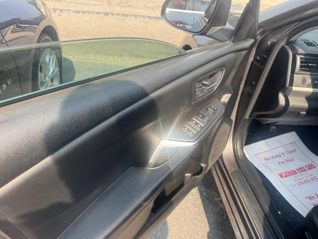 2016 Toyota Camry - $13,995