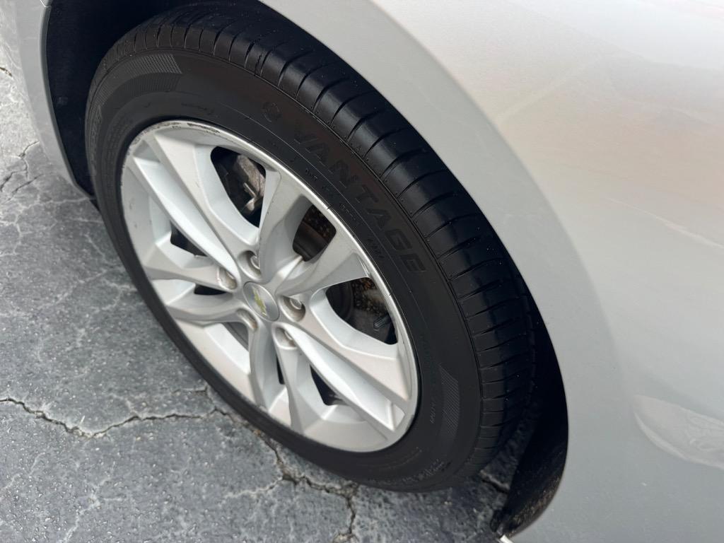2016 Chevrolet Malibu - $9,094