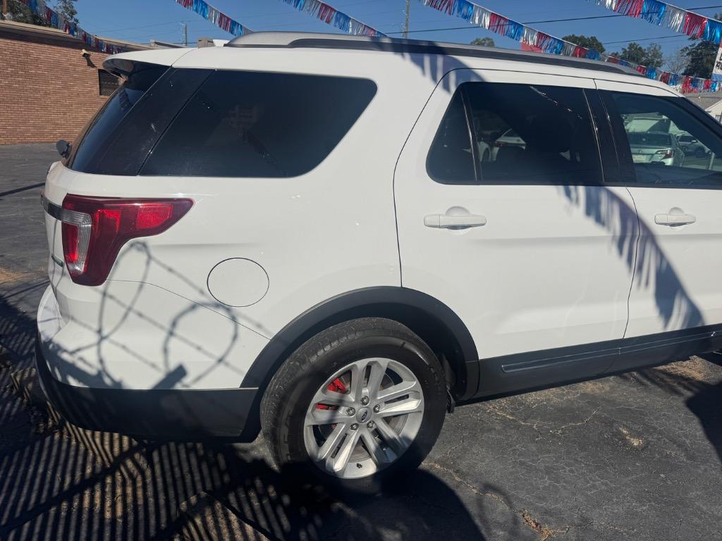 2017 Ford Explorer - $12,995