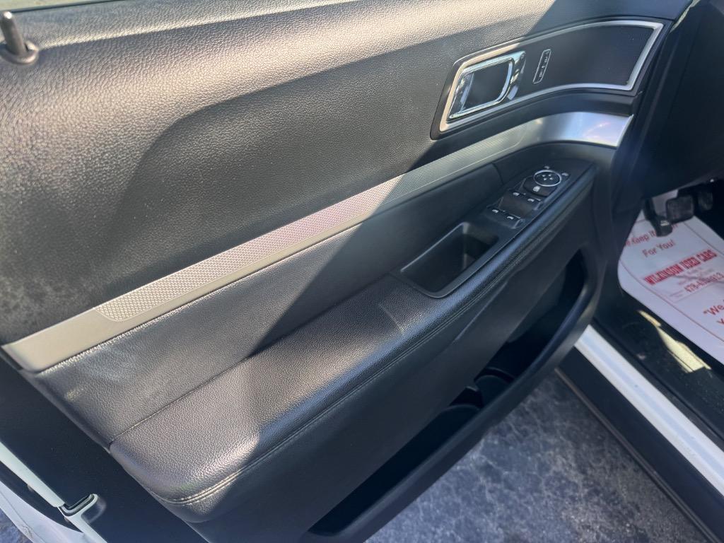 2017 Ford Explorer - $12,995