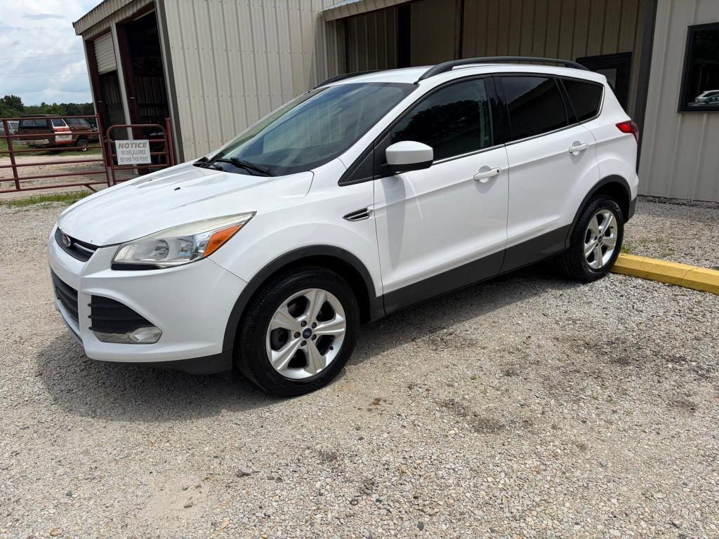 2014 Ford Escape - $9,995
