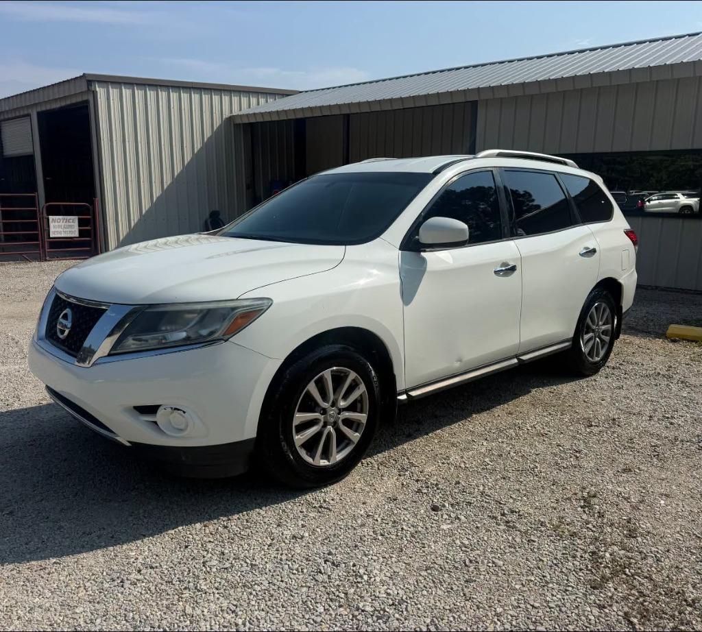 2016 Nissan Pathfinder - $12,995