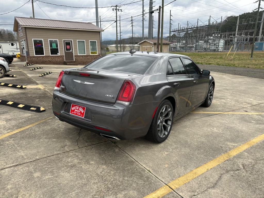 2018 Chrysler 300 S photo