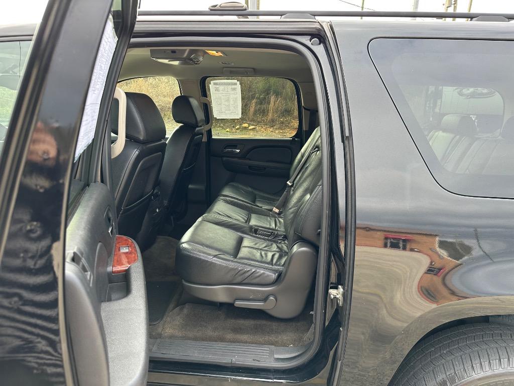 2011 Chevrolet Suburban LS 1500 photo