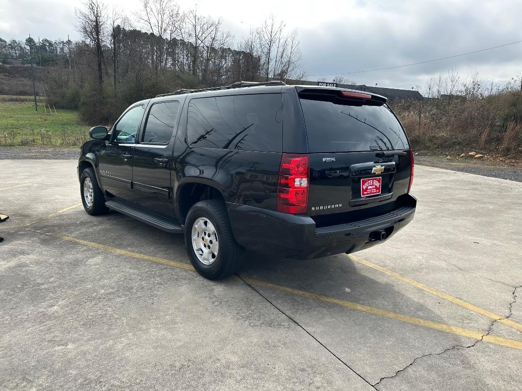 2011 Chevrolet Suburban LS 1500 photo