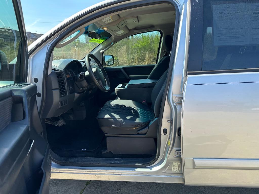 2011 Nissan Titan S photo