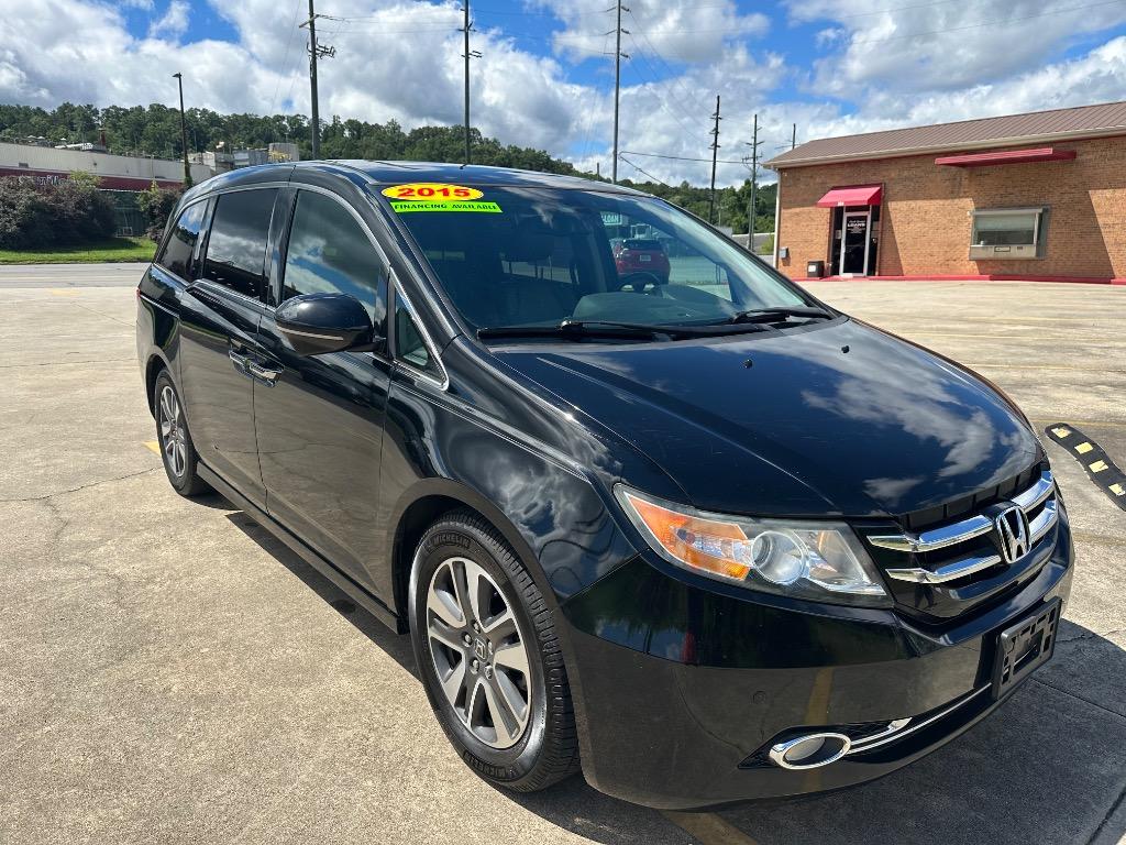 2015 Honda Odyssey - $13,995