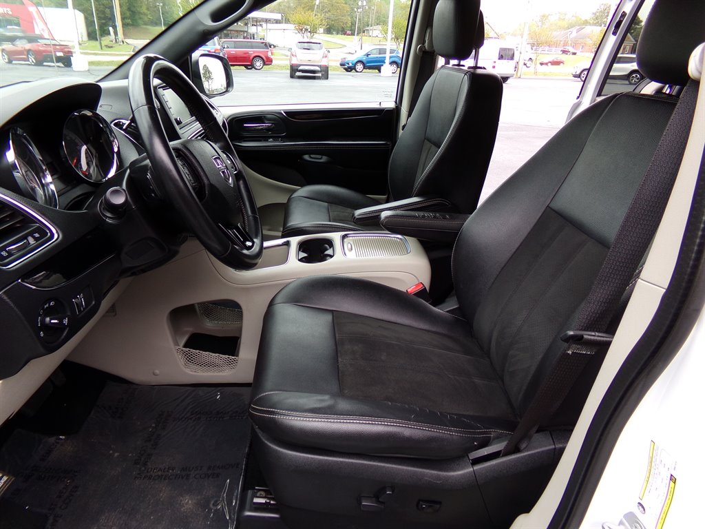 2019 Dodge Grand Caravan SXT photo