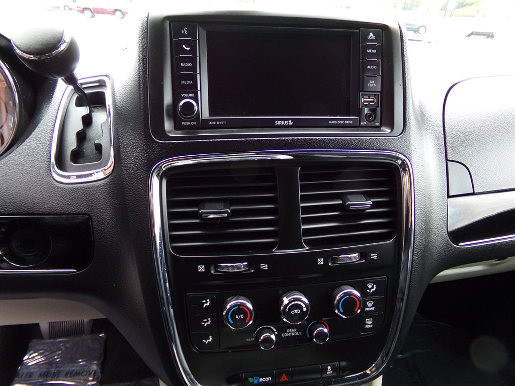 2019 Dodge Grand Caravan SXT photo