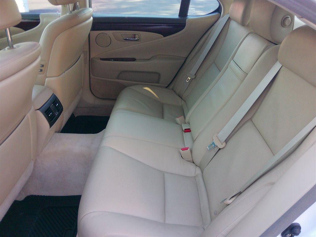 2009 Lexus LS 460 photo