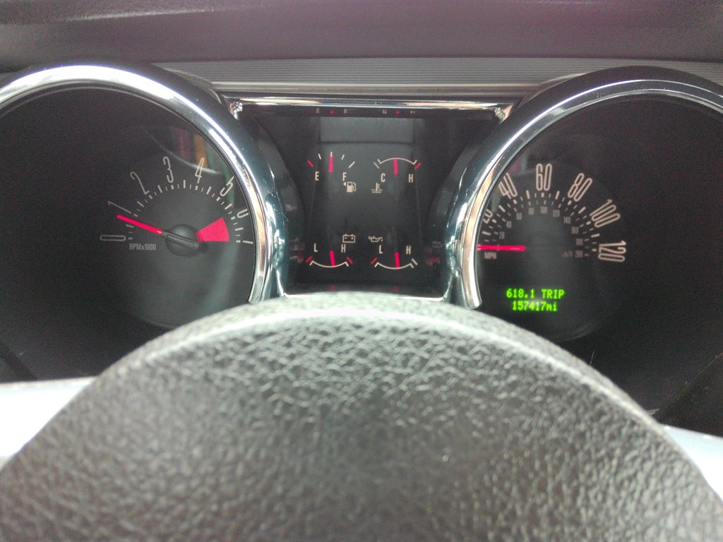 2009 Ford Mustang V6 Deluxe photo