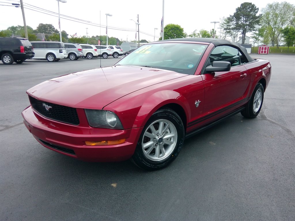 2009 Ford Mustang V6 Deluxe photo