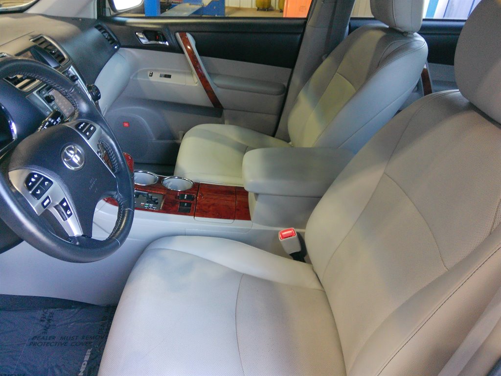 2013 Toyota Highlander Limited photo
