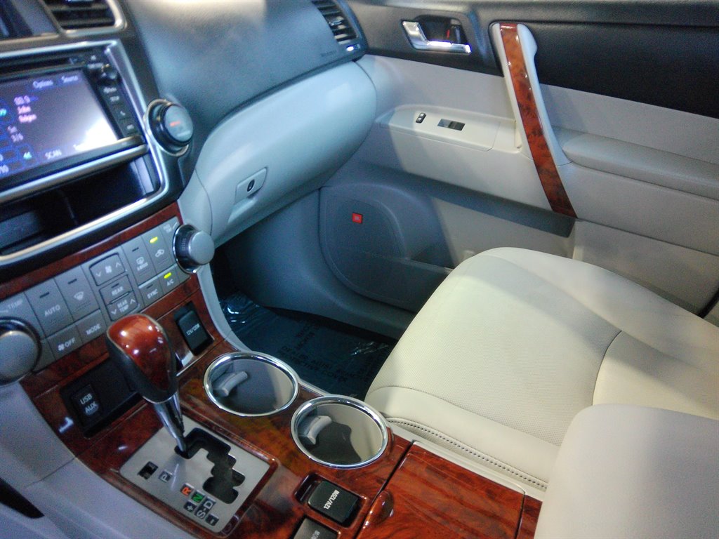 2013 Toyota Highlander Limited photo