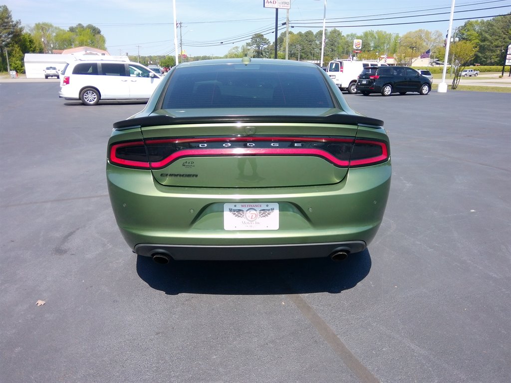 2018 Dodge Charger SXT Plus photo
