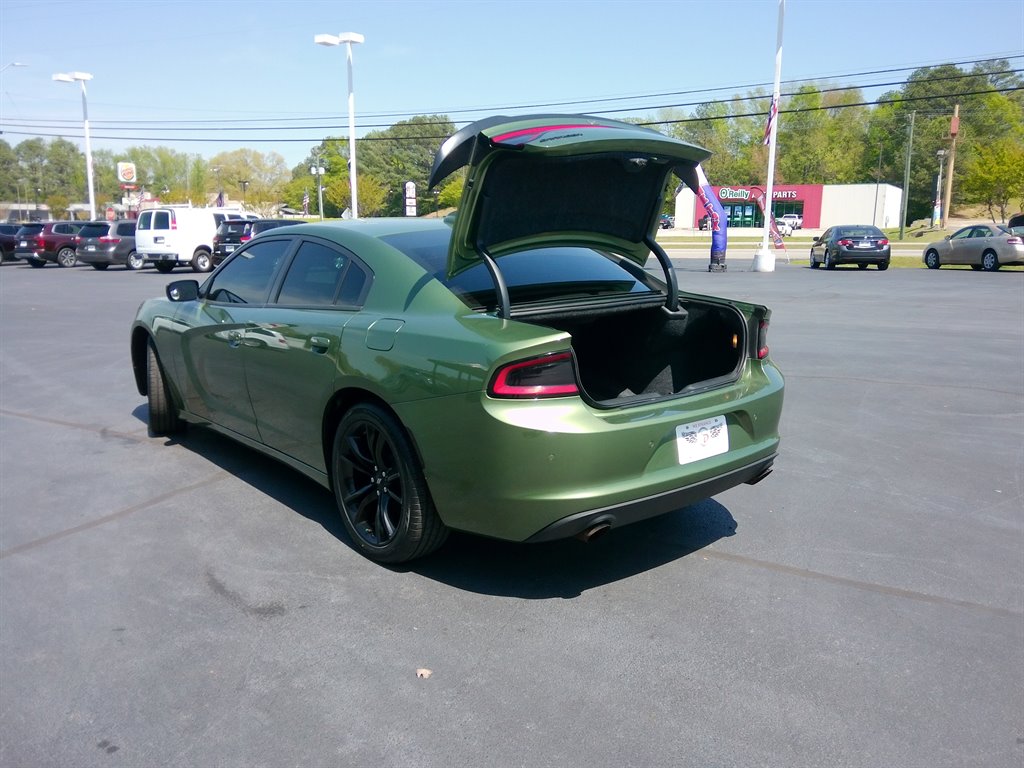 2018 Dodge Charger SXT Plus photo