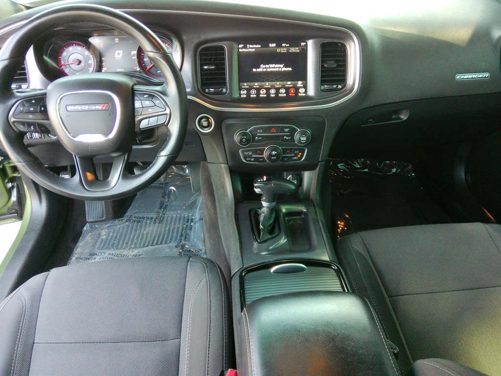 2018 Dodge Charger SXT Plus photo