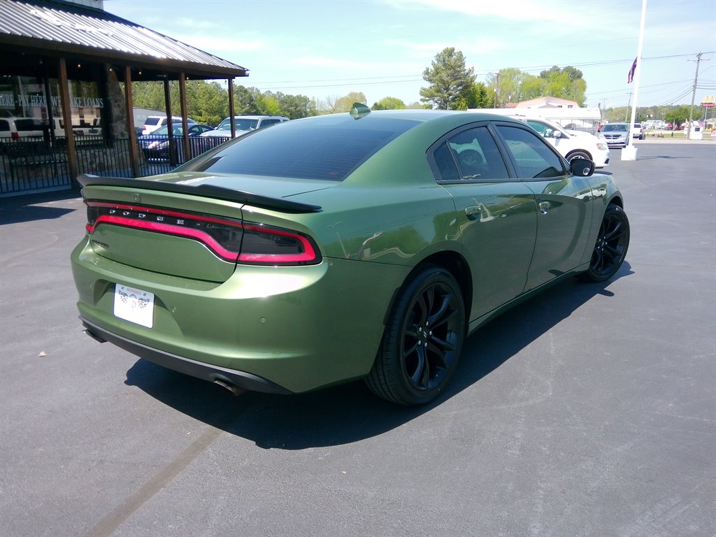 2018 Dodge Charger SXT Plus photo