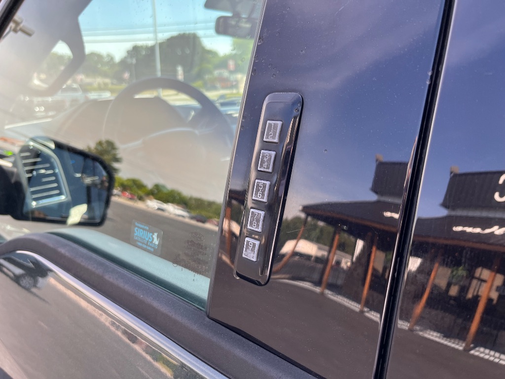 2015 Ford F-150 - $20,500