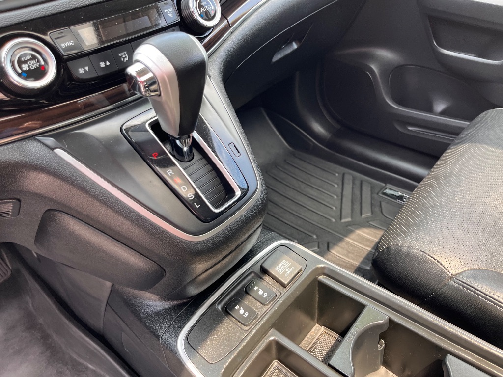 2015 Honda CR-V - $17,900