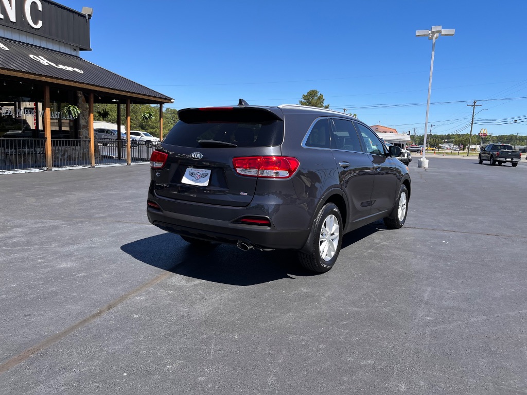 2018 Kia Sorento - $14,990