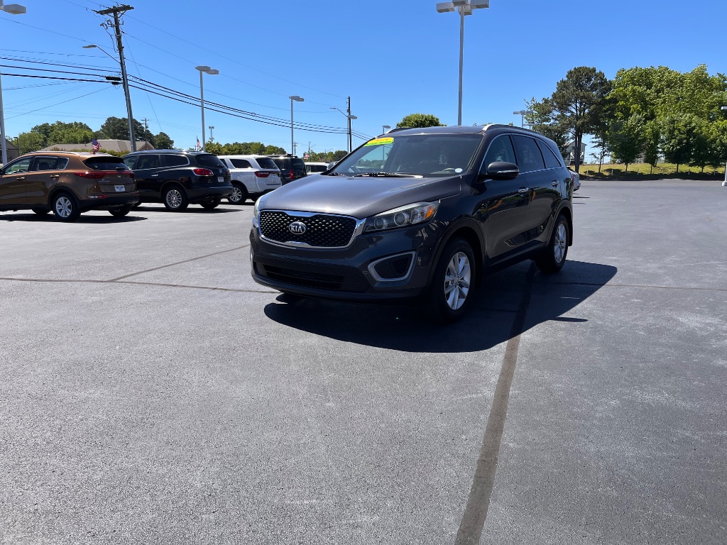2018 Kia Sorento - $14,990