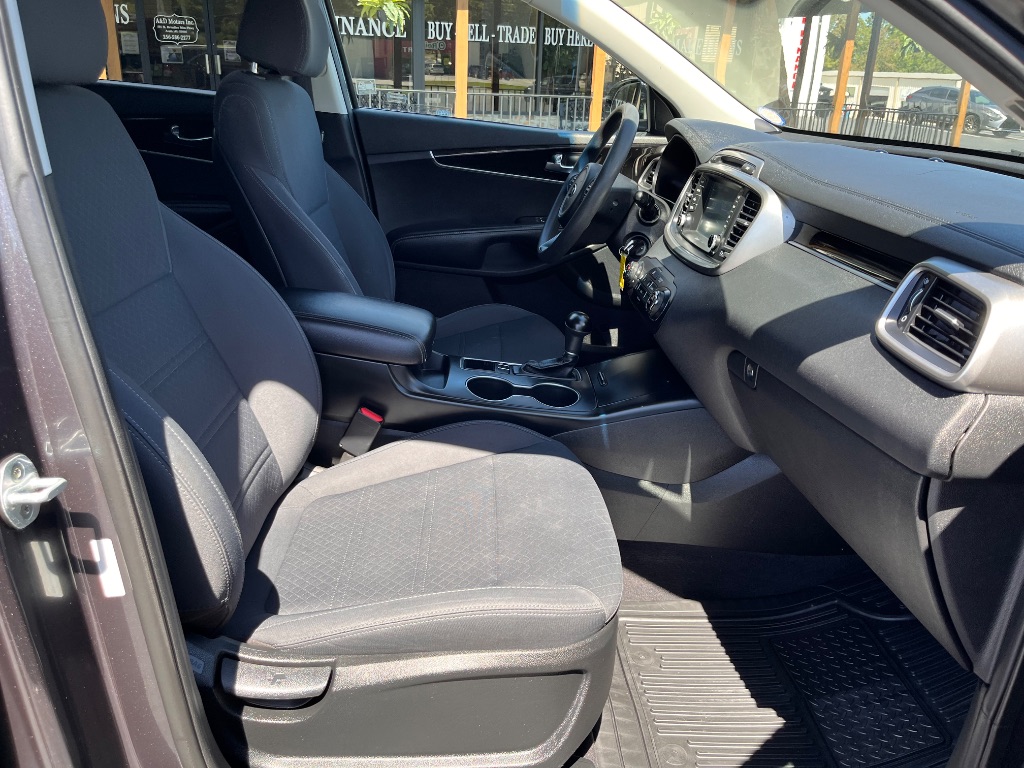 2018 Kia Sorento - $14,990