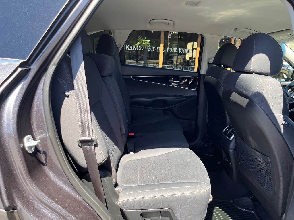 2018 Kia Sorento - $14,990