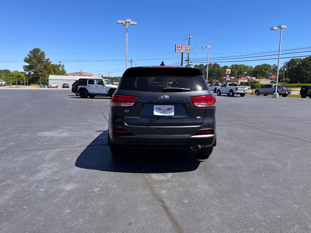 2018 Kia Sorento - $14,990