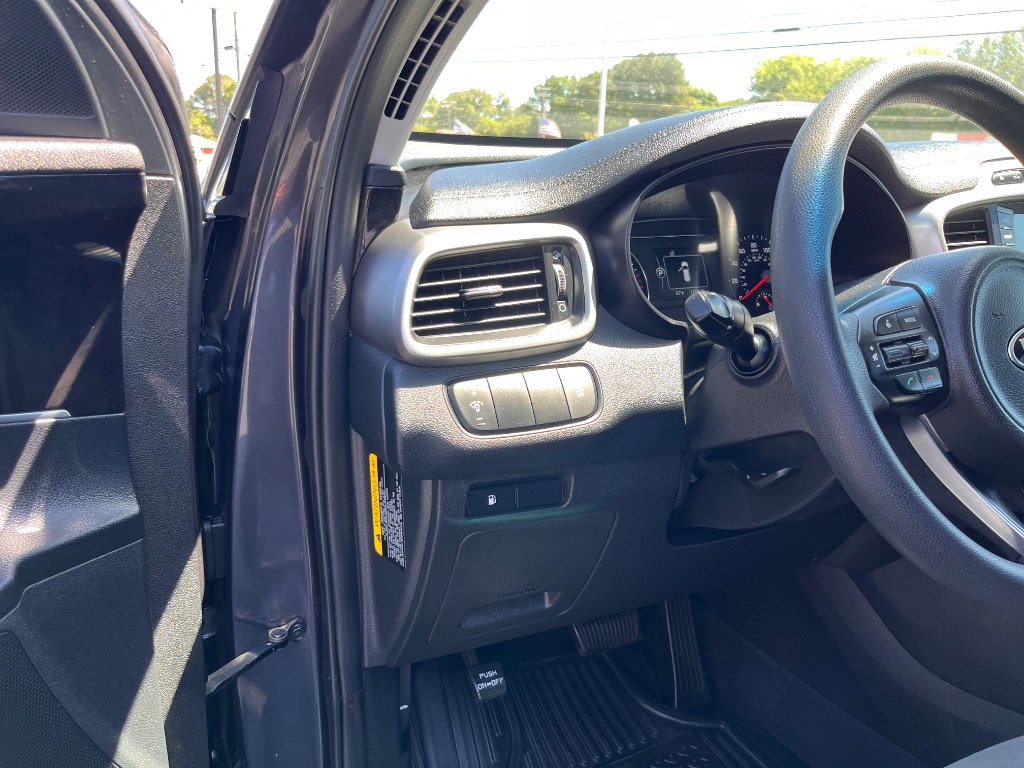 2018 Kia Sorento - $14,990