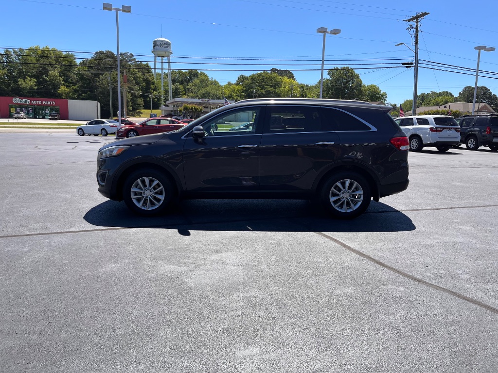 2018 Kia Sorento - $14,990