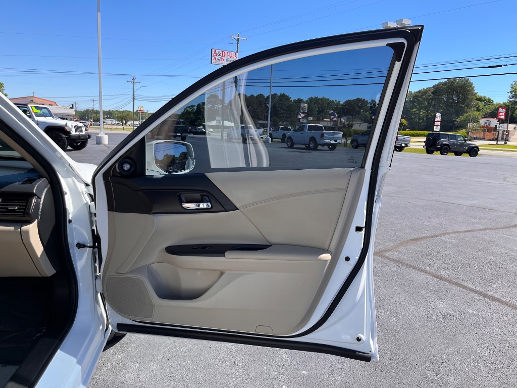 2015 Honda Accord - $16,900