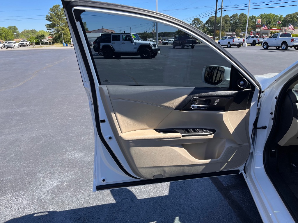 2015 Honda Accord - $16,900