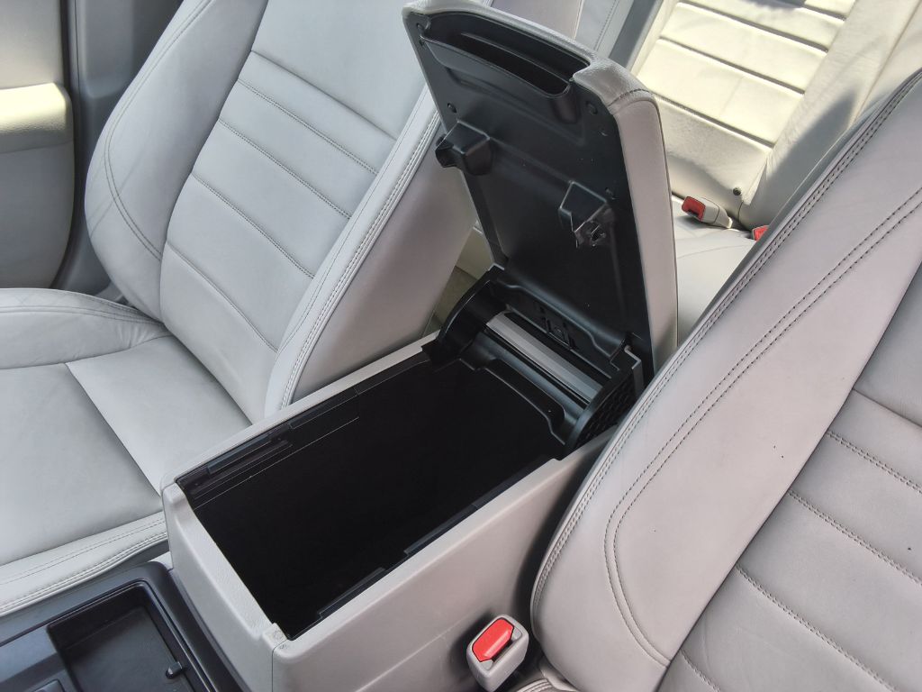 2015 Toyota Camry - $19,900