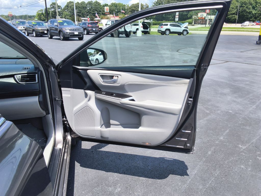 2015 Toyota Camry - $19,900