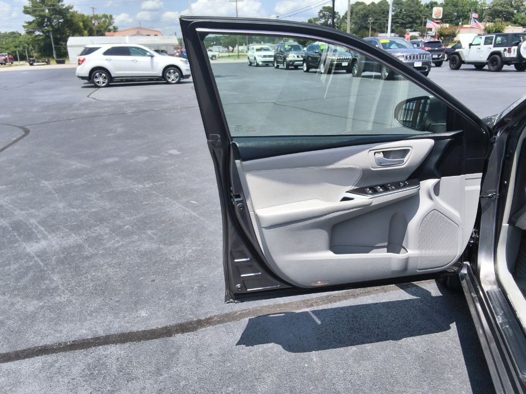 2015 Toyota Camry - $19,900