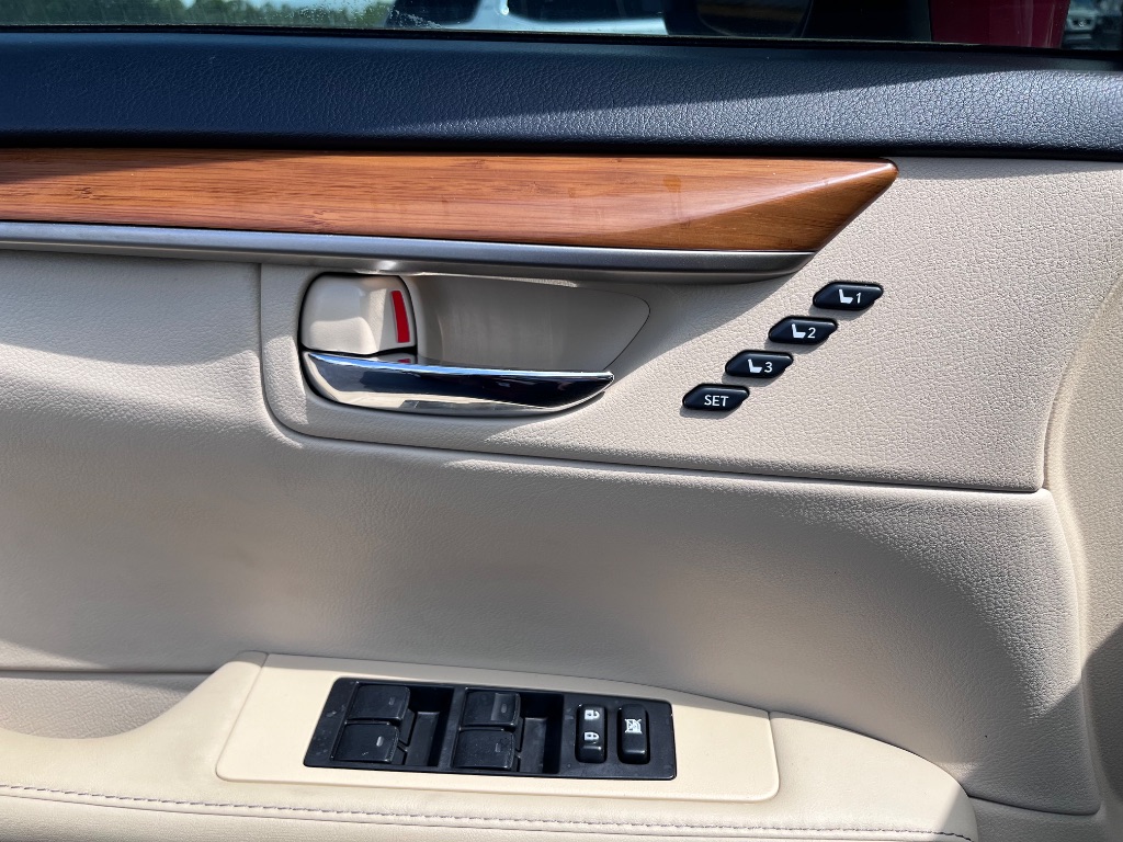 2014 Lexus ES - $17,900