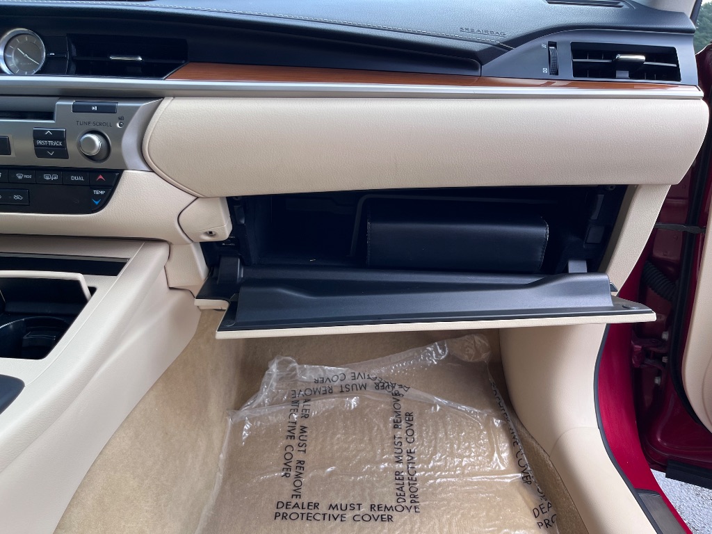 2014 Lexus ES - $17,900